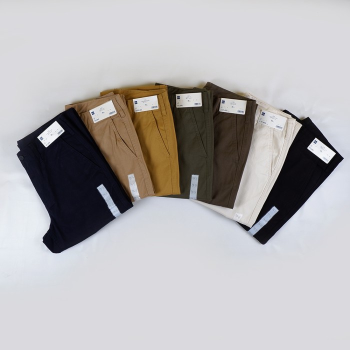 ✨BISA COD✨ -Celana Chino Vintage Regular Fit by GU Jeans Uniqlo - Hitam, 73 setara 29