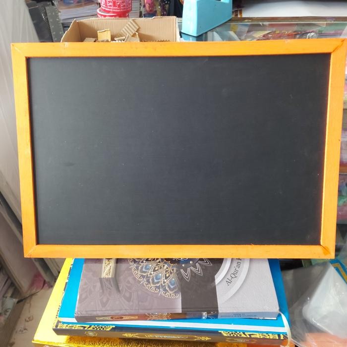 

Papan tulis hitam FREE KAPUR UNTUK AREA PULAU JAWA SAJA - 30x40