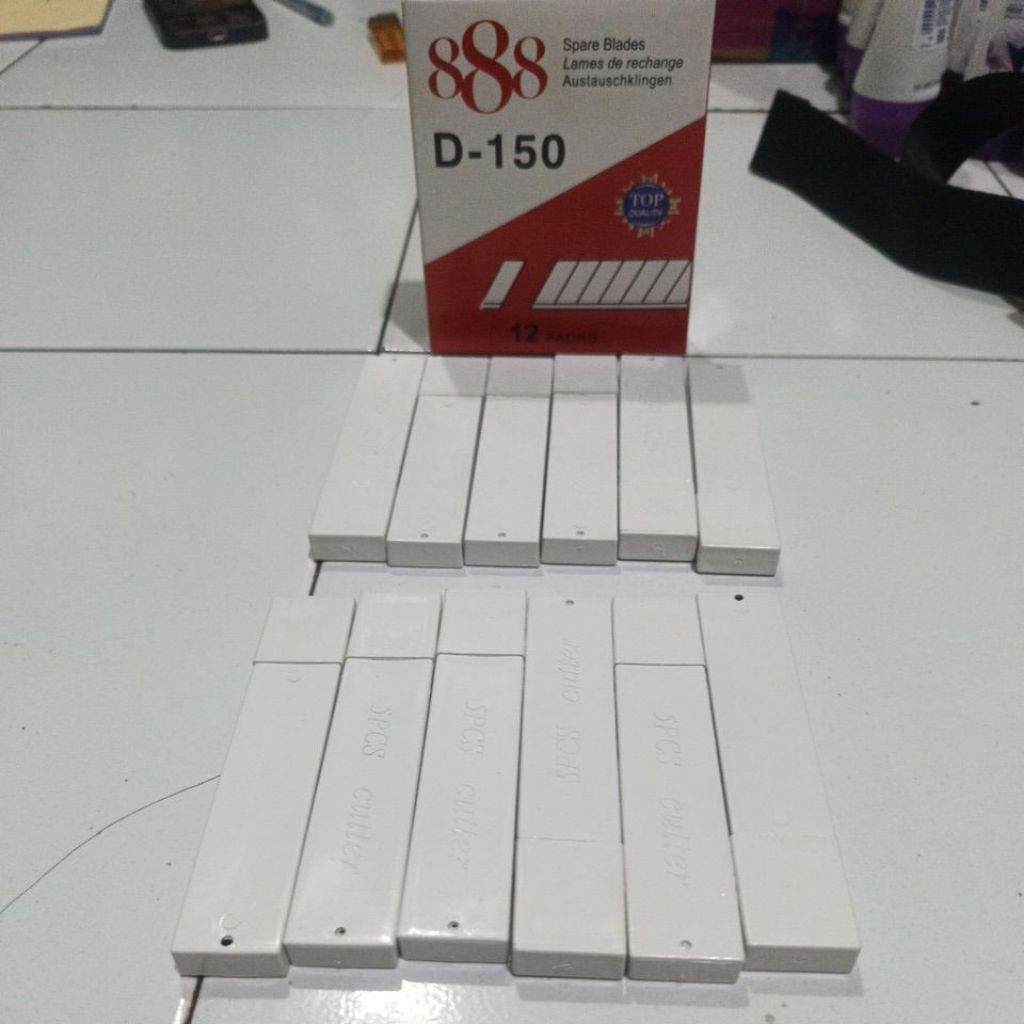 

(1box ) isi cutter besar d-150 888 isi 12 pack
