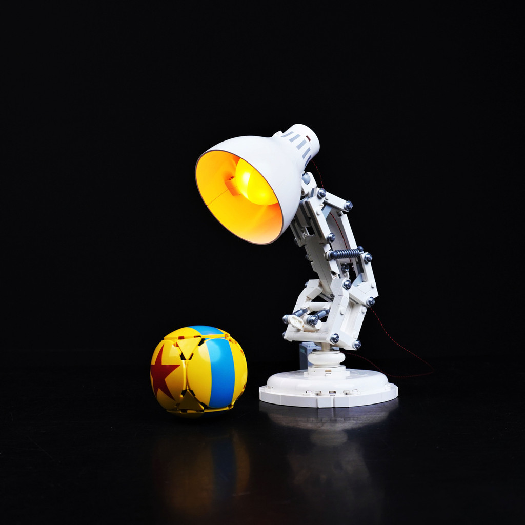 

LP building block lamp decoration, suitable for 21357 Pixar mini table lamp building block remote control light