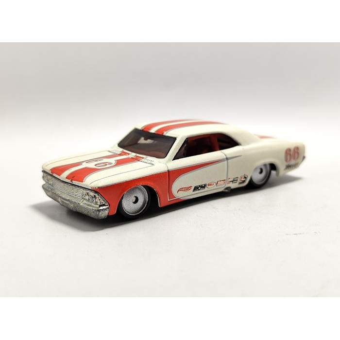 SP99.. Hot Wheels HotWheels Boulevard 66 Chevy Chevelle Putih Loose