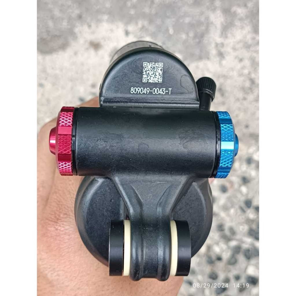 Rear Shock Fox DPX2 230 x 60 mm 230mm Eyelet Mounting Like New Sepeda MTB Enduro