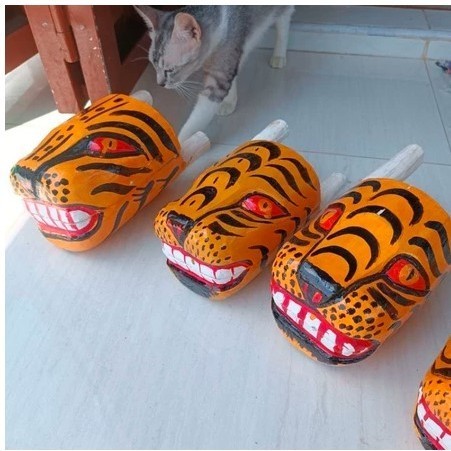 

* Barongan Kepruk Harimau Mainan Caplokan Jaranan Kepala Barongan Bantengan Kepruk untuk usia 2-6 tahun ^