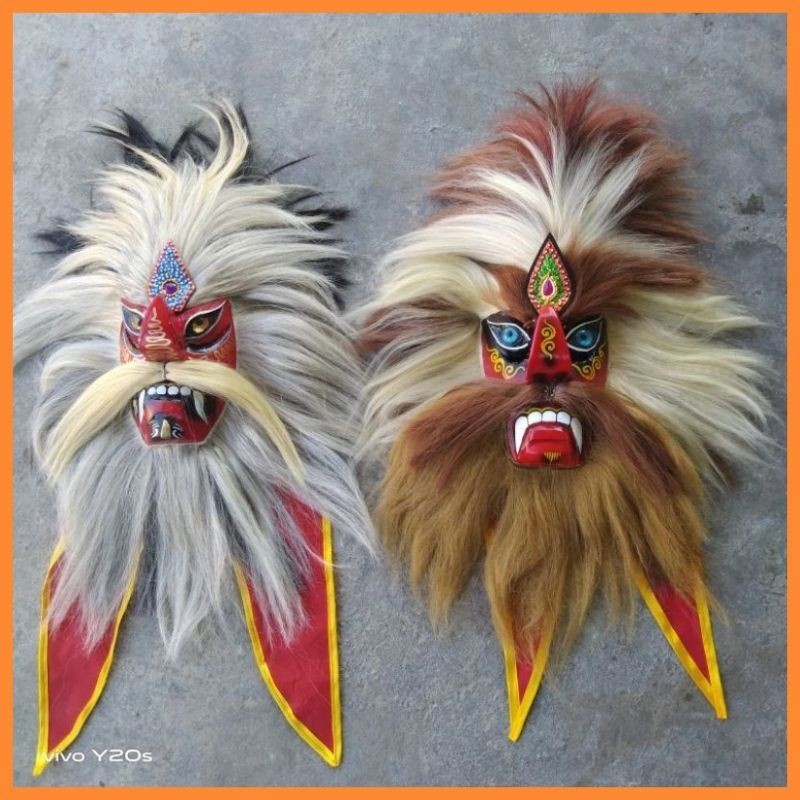 Topeng bujang ganong ganongan alusan kualitas pentas mata kaca jambul tinggi.
