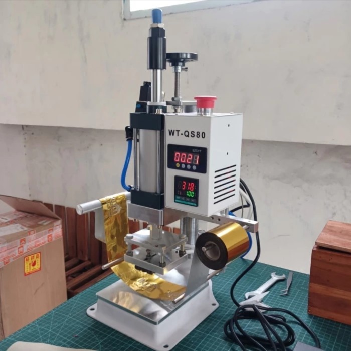

Mesin Stempel Emboss Hot Stamping Pneumatic