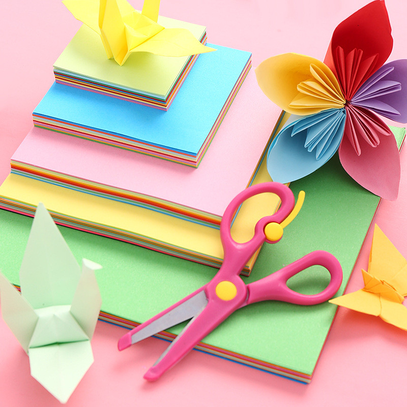 

KERTAS ORIGAMI BERBAGAI WARNA PASTEL DENGAN BERBAGAI MACAM UKURAN ISI 100 LEMBAR