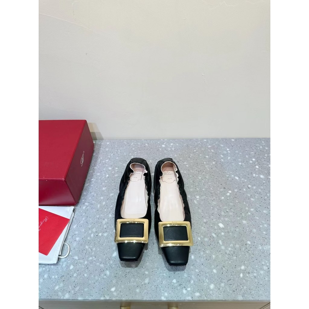 New Counter ORI Roger Vivier RV Small Thick Heel Square Button Ballet Single Shoes