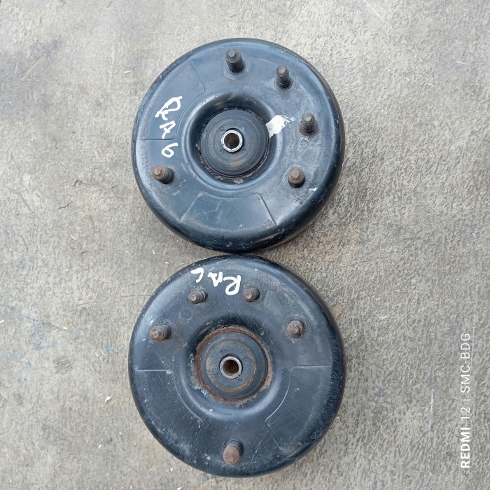 Sepasang support shock tatakan per depan Honda Odyssey RA6/ Accord S86