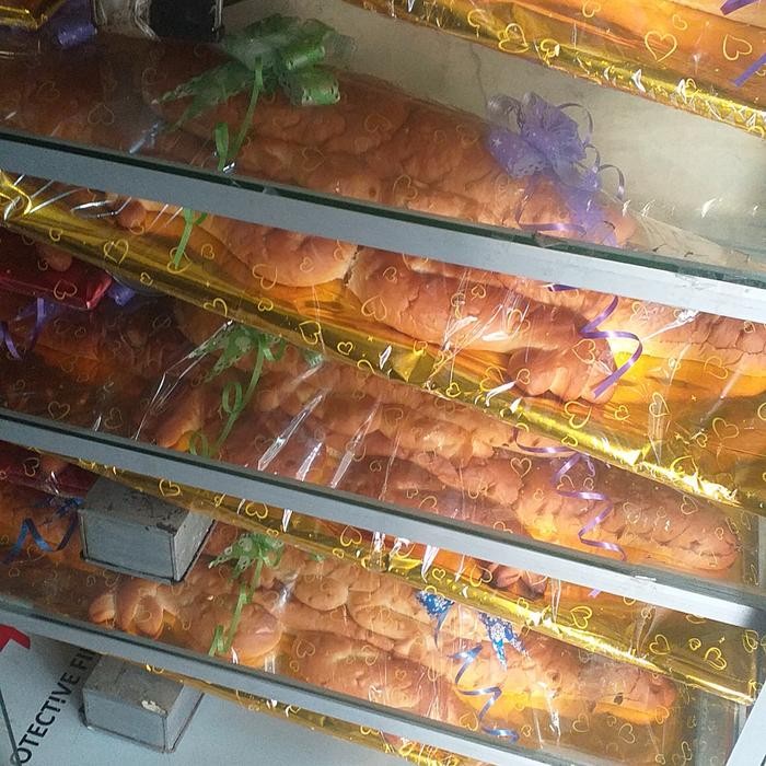 

Roti Buaya Sepasang Saserahan Betawi