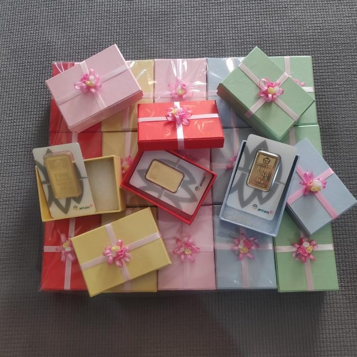 

Kotak Hadiah Kotak Kado Emas Antam - Campur