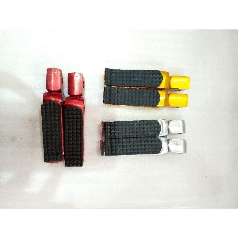 2pc Footstep universal cnc aluminium Pijakan kaki belakang motor Universal CB150R Megapro GL Tiger f