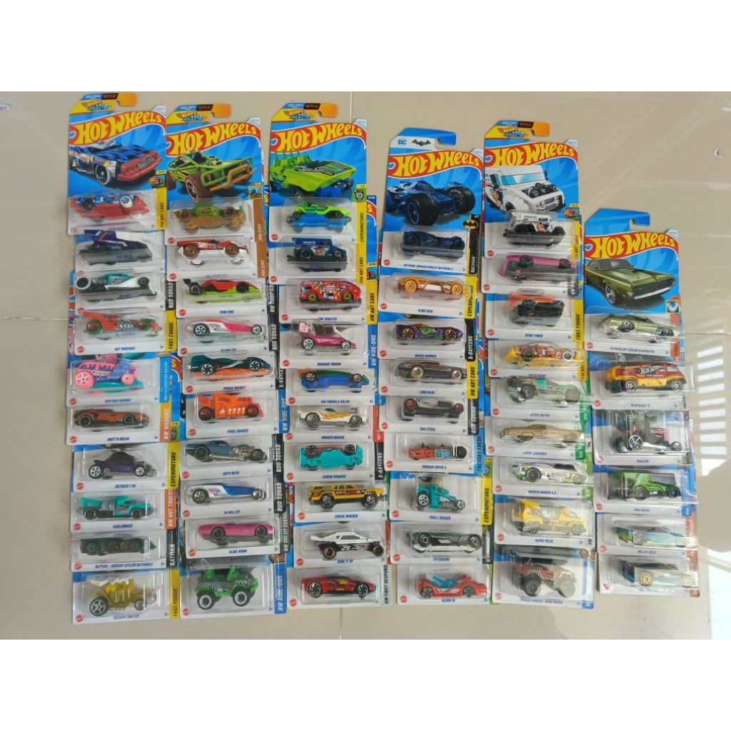 Hot Wheels 1Dus(72pcs) fantasy diecast original berkualitas