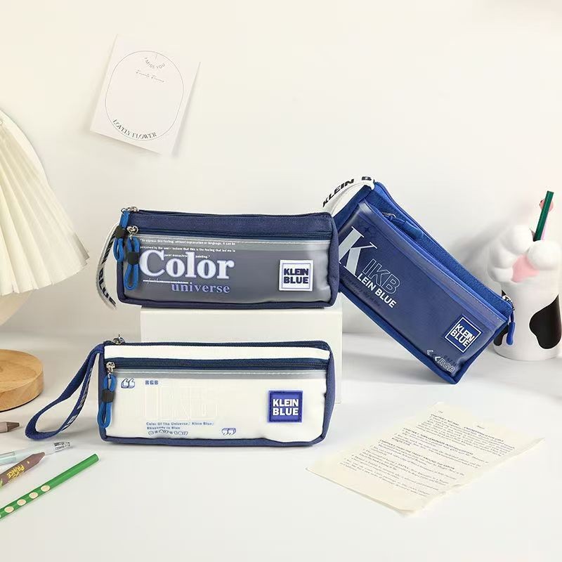 

Kotak Pensil Kain Kanvas - Desain Lucu Aesthetic Warna Biru Keren Anti Ribet Untuk Sekolah/Kantor Alat Tulis