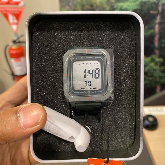 EIGER 1989 JAM TANGAN DIGITAL PRIA SERIES DIGITAL VISAGE WATCH