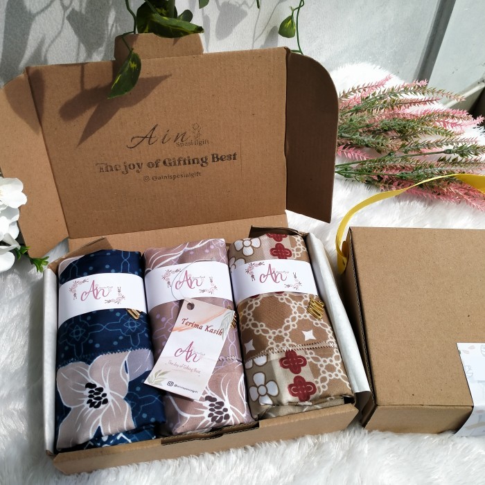 

Hampers jilbab syari umama kado hadiah - Paket S1, box ikat Pita