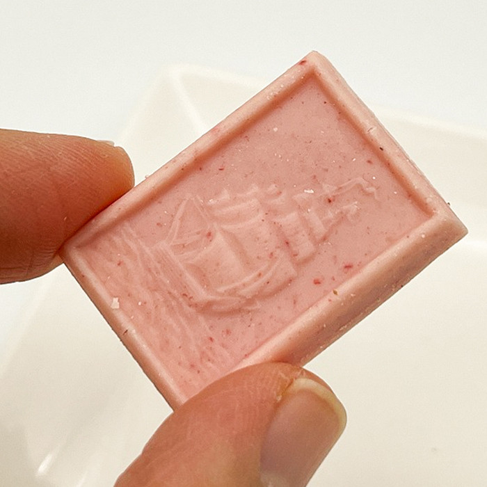 

QH BOURBON Alfort Mini Chocolate Strawberry - Cokelat Imitasi Rasa Stroberi dengan Biskuit 55g