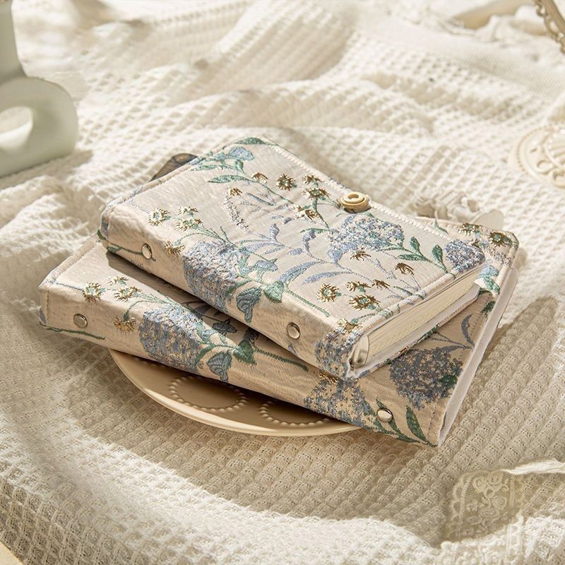 

Retro Loose Leaf Notebook A5/A6 Diary Planner Cute Embroidery Cover Notebook 90sheets/180pages Notebook Wood Button Design