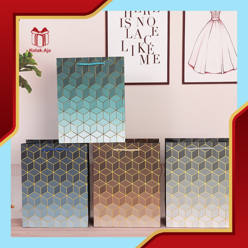 

Paper Bag Kado / Paper Bag Motif / Paper Bag Hampers / Paper Bag Souvenir / Tas Kado / Tas Hampers I AN AM