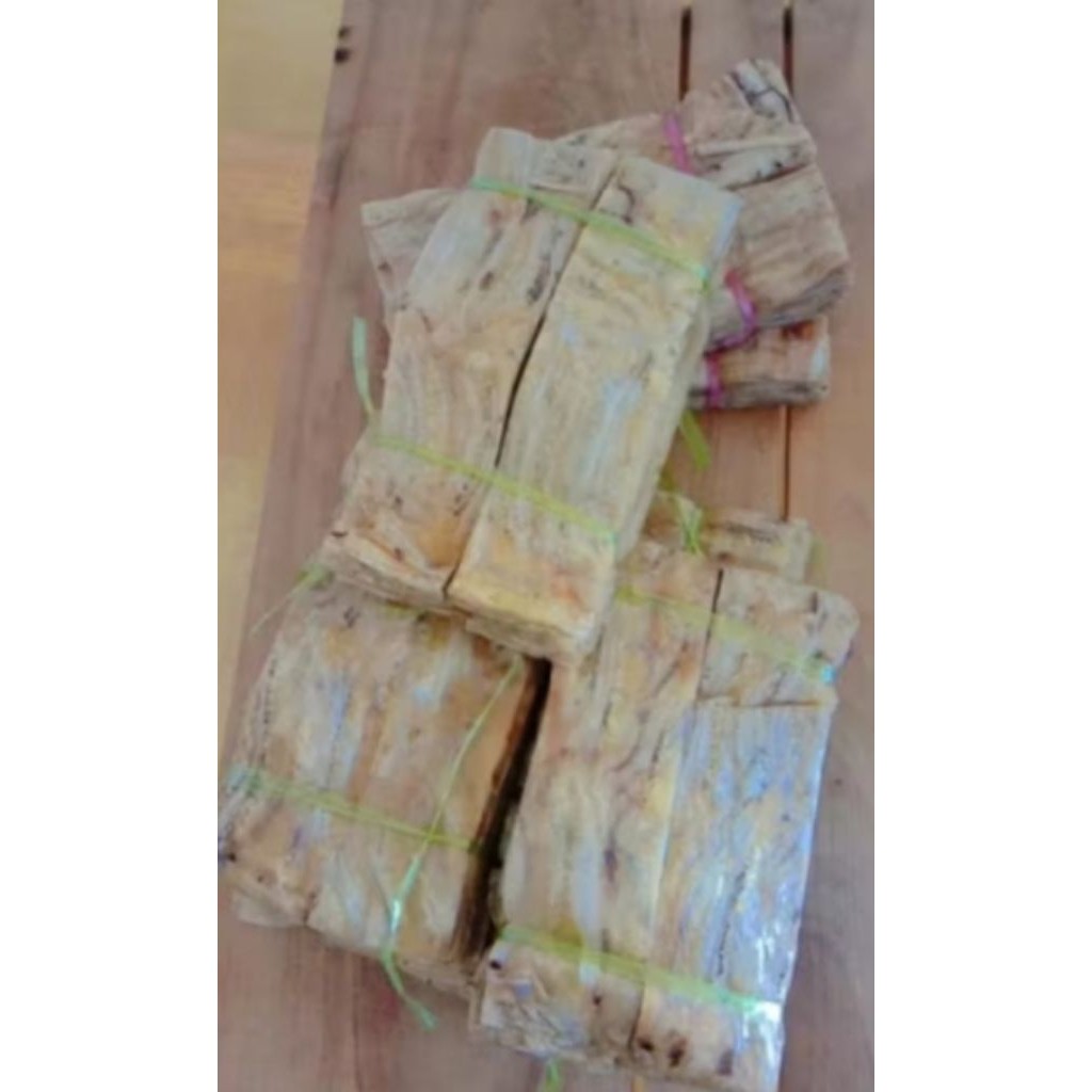 

sale pisang lidah -sale mentah (100 lembar) sudah di potong