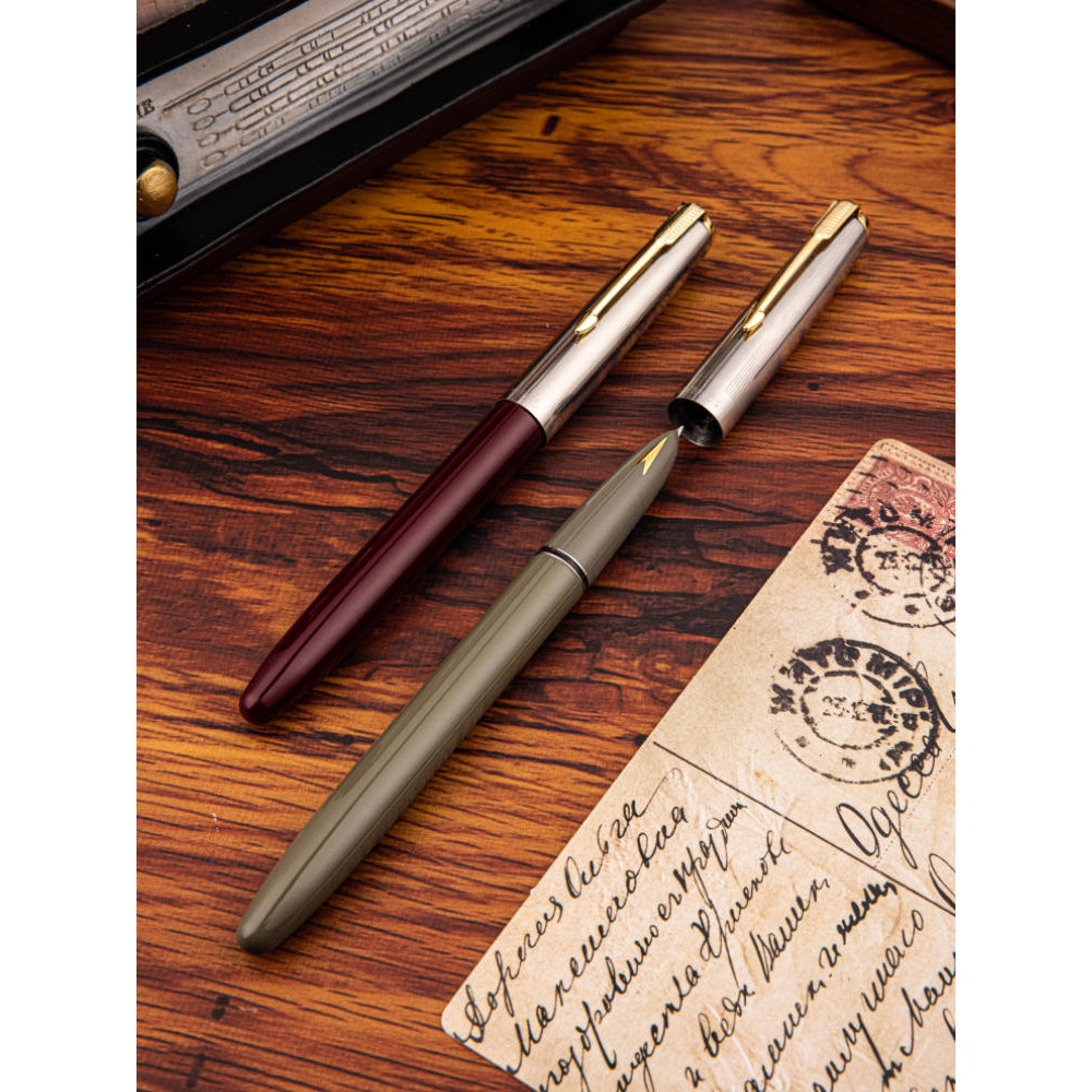 

Hero 616 Classic Retro Fountain Pen Dark Tip 0.5mm Iridium Gold Nib Business Office Gift Student School Stationery Supplies