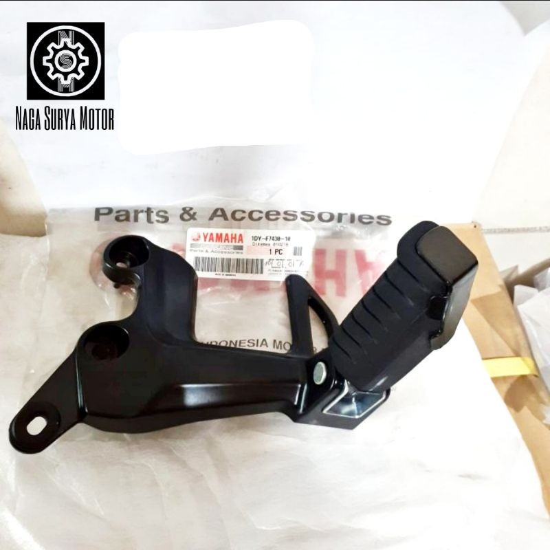 Dudukan Bracket Footstep belakang kiri Jupiter Z1 1DY-F7430-10 ORI YGP