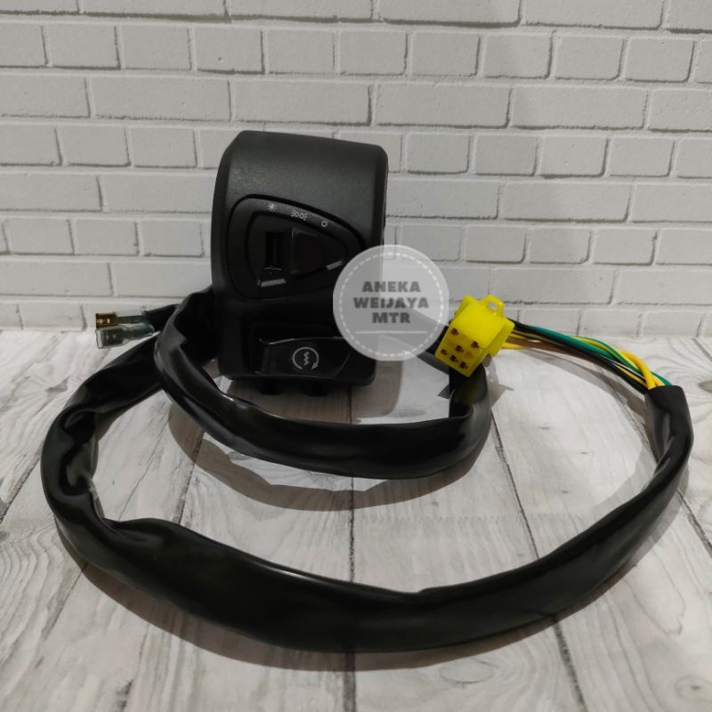 Saklar Kanan Holder Scoopy Saklar Lampu Handle Switch (AWM)