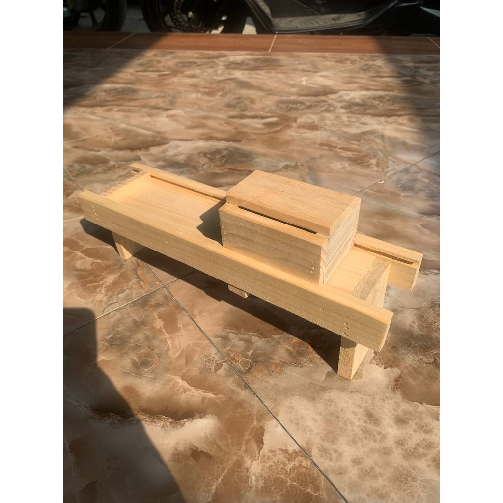 Parutan Murah/Parutan Kentang/Parutan Keripik Singkong/Pasah Bawang/ Kayu Pengiris Bawang Merah Paru