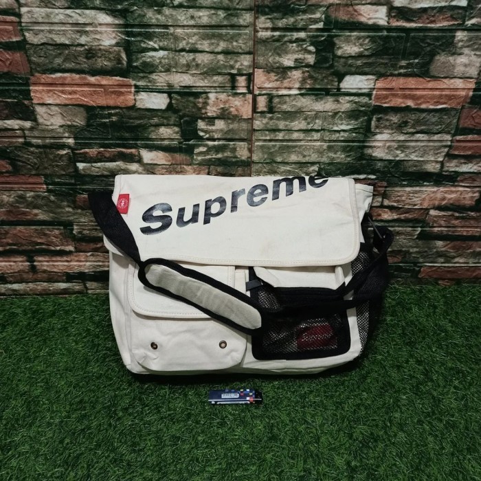 tas selempang canvas ala-ala SUPREME GNB