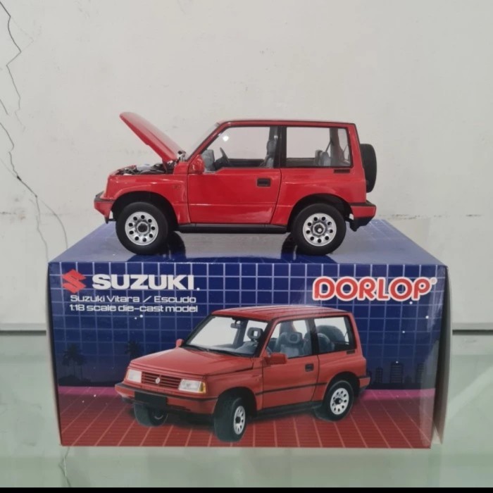 Diecast Dorlop Suzuki Vitara /Escudo 1:18 RHD Red -DLSU-1000 Miniatur Toy