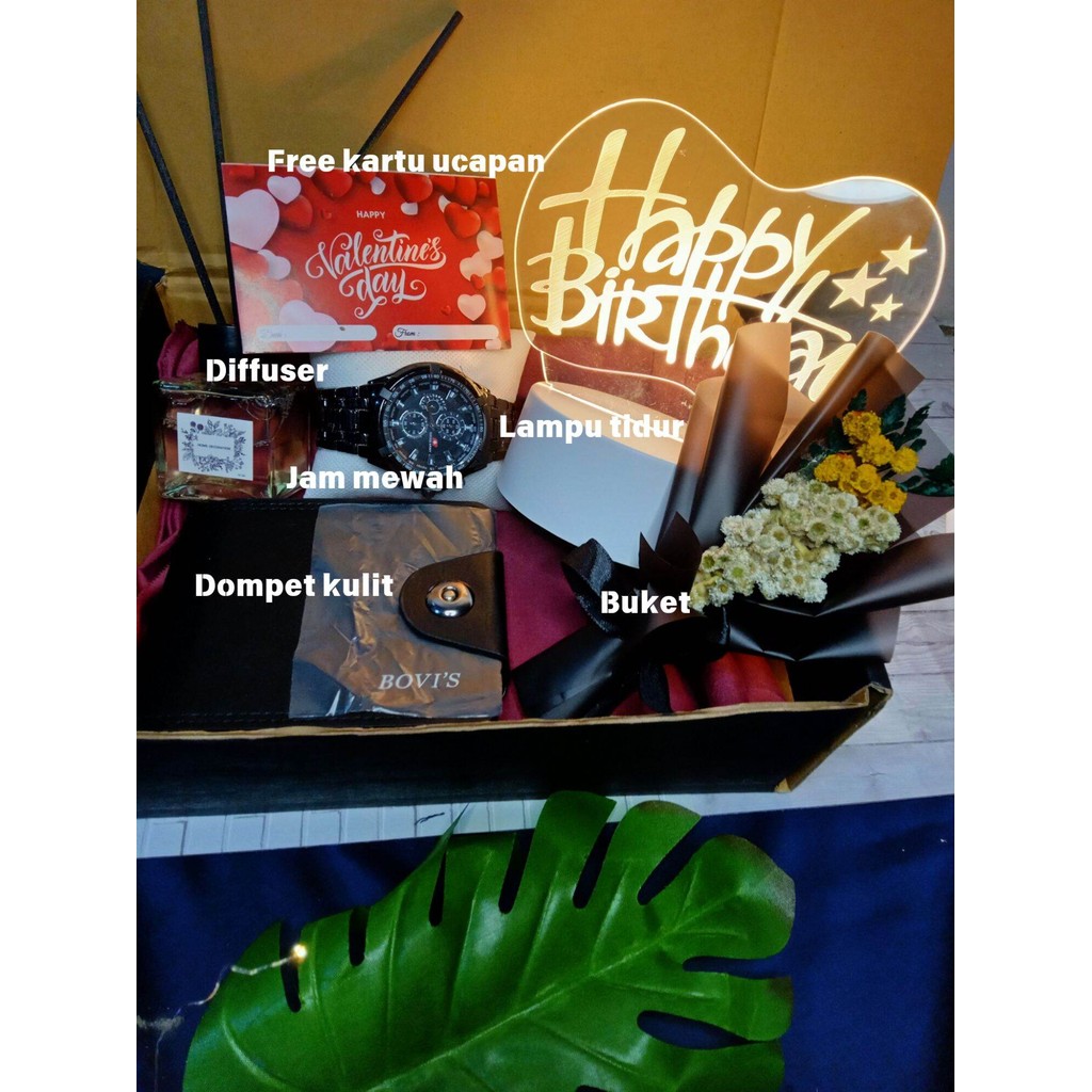 

Hampers cowok / Kado Ultah Cowok jam / Giftbox Cowok dompet