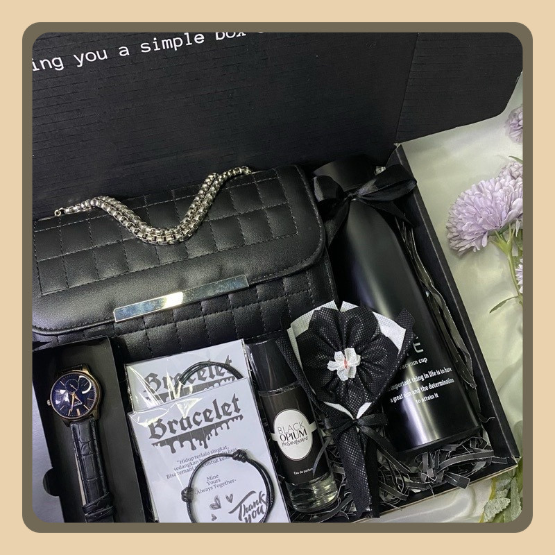 

GIFTBOX WANITA PREMIUM HAMPERS CEWE KADO BESTIE BlLACKSERIES SET HADIAH