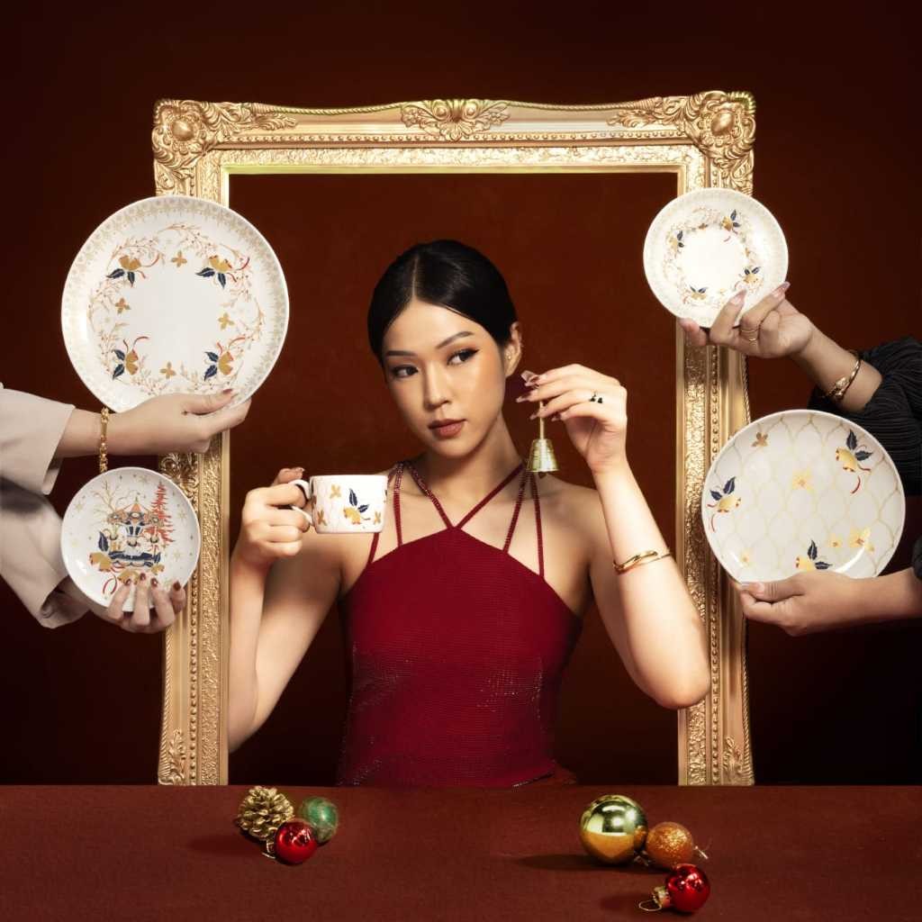 

Carramica Hampers XMAS Golden Carousel Dinner Set/Gelas Piring XMAS Set Premium