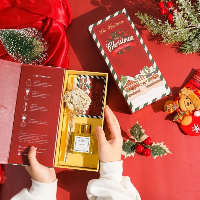 

DISKON CHRISTMAS EDITION HAMPERS - LA FORTUNA REED DIFFUSER 50ml HAMPERS - Pear&Freesia