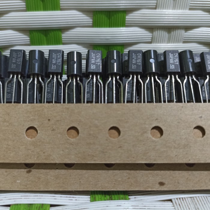 LP99 C4767 SC4767 2SC4767 4767 Transistor Driver pengganti C2053 SC2053 53