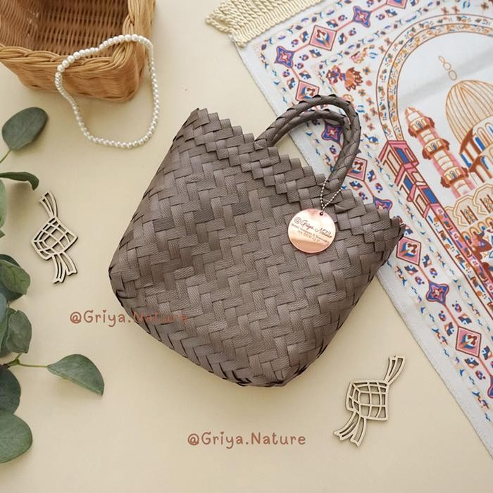 

Promo [COD] GRIYA NATURE | Tas Anyaman EARTH TONE Size XS Mini Kecil | Tas Souvenir | Tas Parcel Lebaran Idul Fitri | Tas Hampers Hari Raya Sovenir Suvenir Tas Bingkisan Hajatan Murah Tas Sembako Plastik Goodiebag Goodie Goody Bag Goodybag Parsel Tas Bela