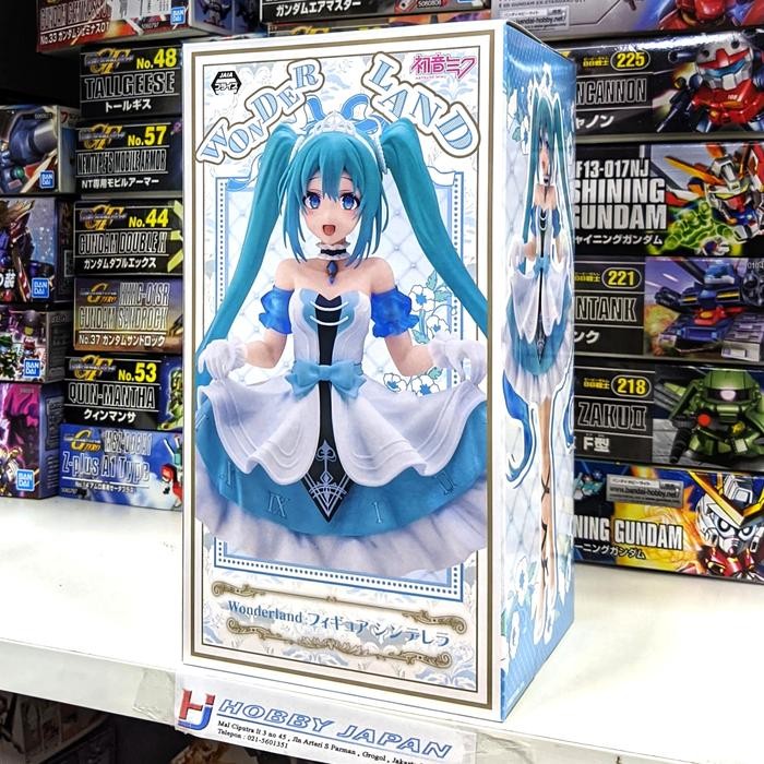Taito Wonderland Figure Hatsune Miku Cinderella