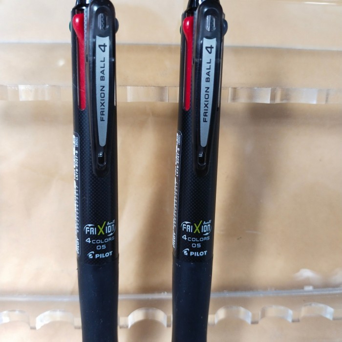 

promo ✨ -PILOT FRIXION CLICKER 4 IN 1./ 1 PULPEN 4 RNA - Hitam