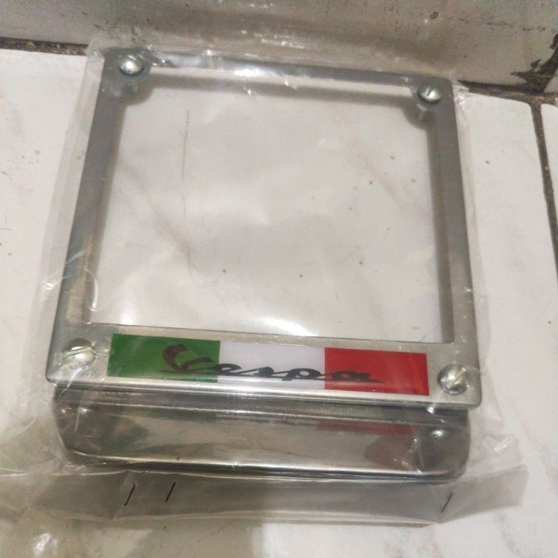 Tatakan Plat Nomor Vespa Kotak
