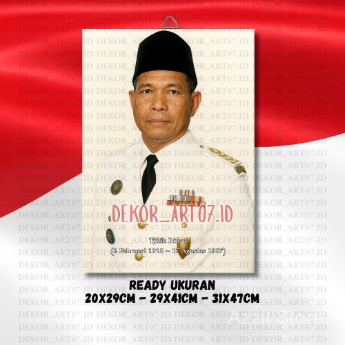 Tjilik Riwut - FOTO PAHLAWAN NASIONAL VERSI AI BINGKAI KAYU MDF SIAP PAJANG AzzilStore