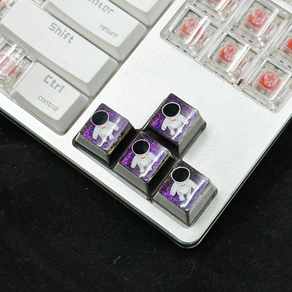 Starry Sky Astronaut keycap DIY Handmade Resin Anime Game Keycaps OEM Profile Key Cap for MX Switche
