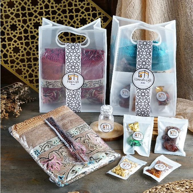 

Oleh Oleh Umroh Premium Hampers Tas PVC Doff Haji Gift Souvenir Arab Saudi Unik Sajadah Motif