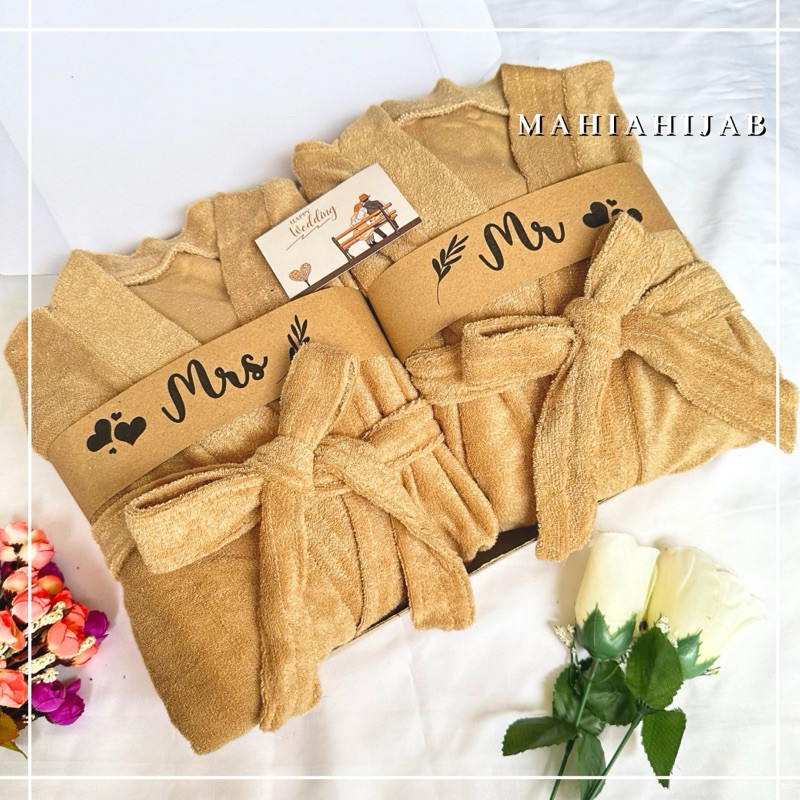 

Hampers Pernikahan Handuk Kimono Couple / Kado Wedding Set box Baju Handuk Pasangan / Gift Anniversary Ulang tahun