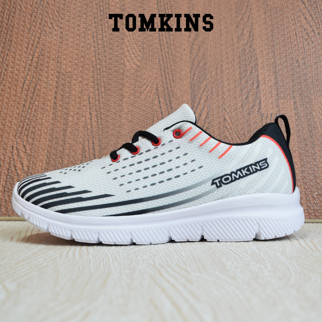 TOMKINS Mailee -  Sepatu Olahraga