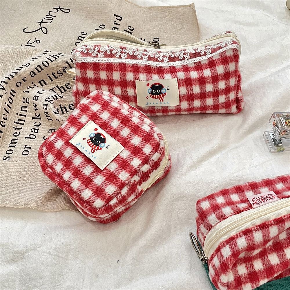 

Kawaii Plush Plaid Pencil Case Sweet Cute Plaid Storage Bag Simple Ins Cosmetics Zipper Bag Travel