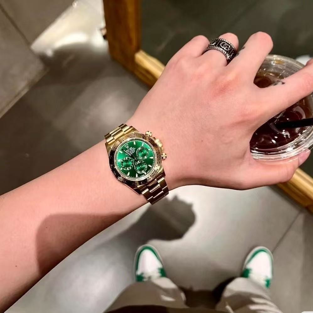 Jam tangan Rolex jam tangan tren baru pria jam tangan pria emas hijau di bercahaya jam tangan mekani