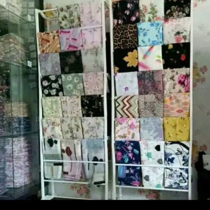 RAK JILBAB BESI SEPATU HIJAB KERUDUNG DISPLAY TOKO PUTIH