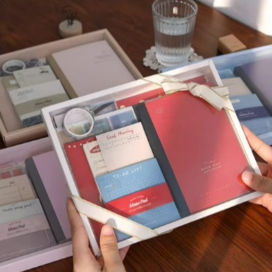

JOURNAL GIFT SET SCRAPBOOK Lengkap Isi 122 Pcs DAILY EDITION Include Buku + Sticker + Memo + Washi Tape Perlengkapan Journal