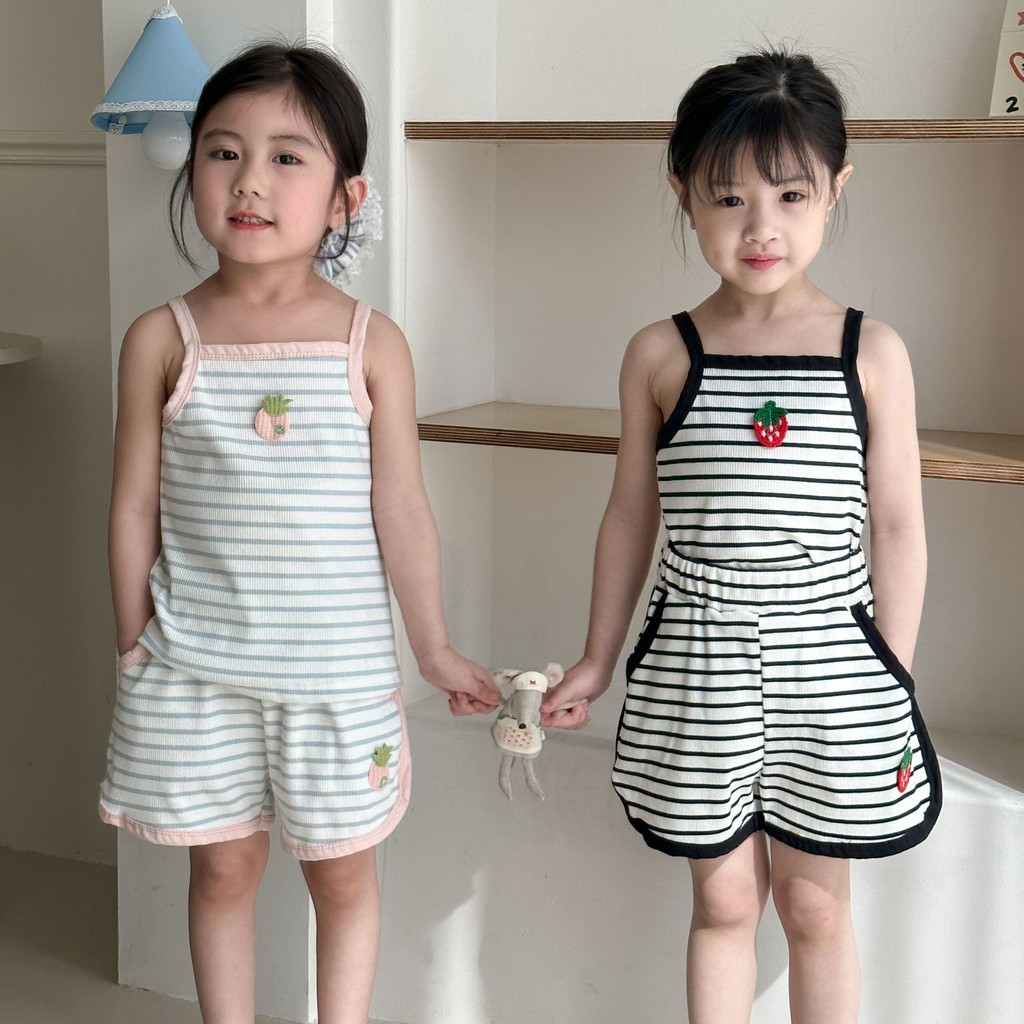 Girls' summer suit sports stripe 2025 new Korean version children's baby sling vest shorts two-piece