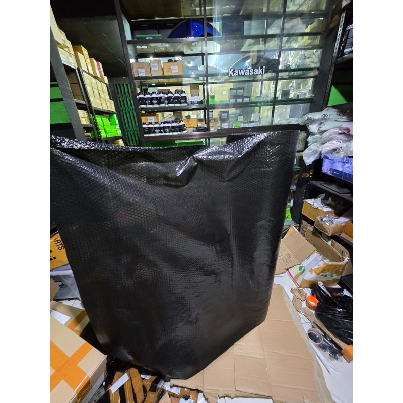 

BUBBLE WRAP UNTUK ORDERAN BODY DAN LAIN LAIN SUPAYA AMAN