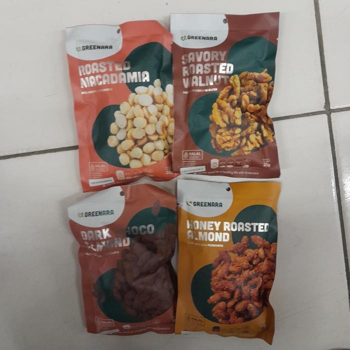 

Greenara kacang peanut ROASTED MACADAMIA / SAVORY ROASTED WALNUT / HONEY ROASTED ALMOND / DARK CHOCO ALMOND 28gr - DARK ALMOND